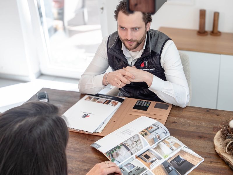 On-site consultation at the customer's location - the Cabinetheroes