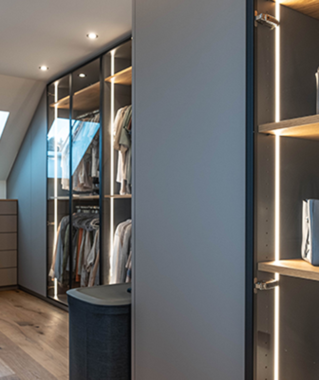 Dressing room with anthracite oak as blog post image