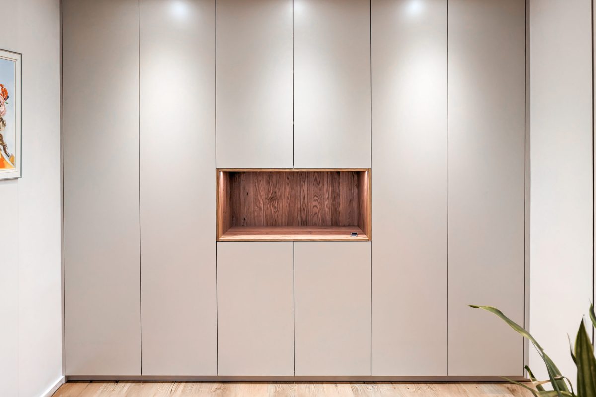 Fresko 6-Door Built-In Cabinet with Inlay