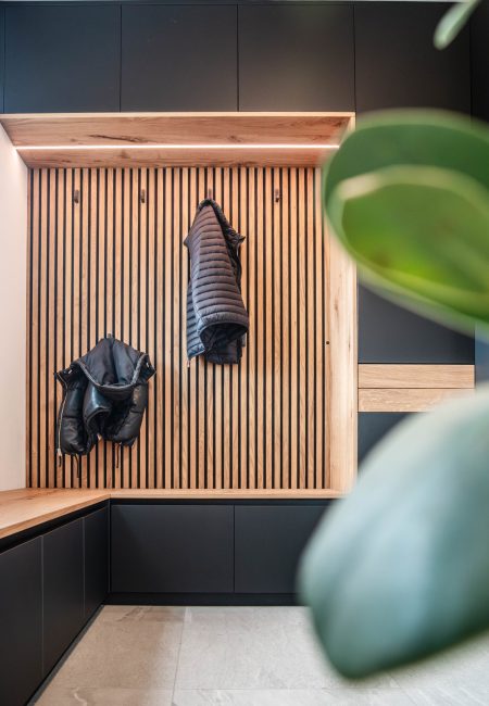Wardrobe cabinet in matte black with anti-fingerprint panels