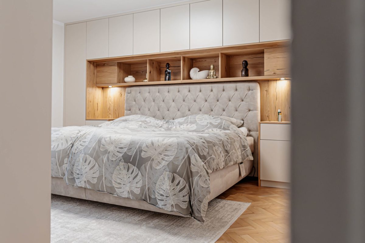 Bed conversion champagne wild oak inlay