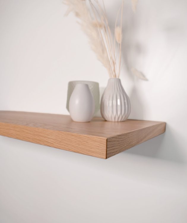 Wandregal mit integriertem Safe Detailaufnahme