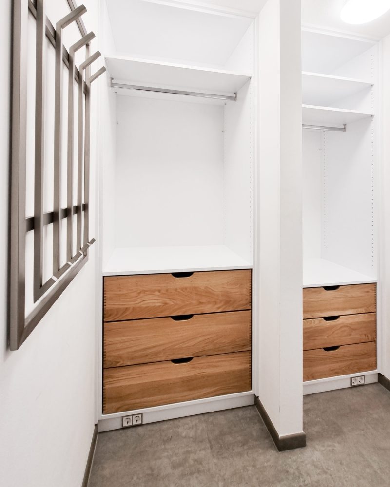 Niche cabinet with plenty of storage space and drawers