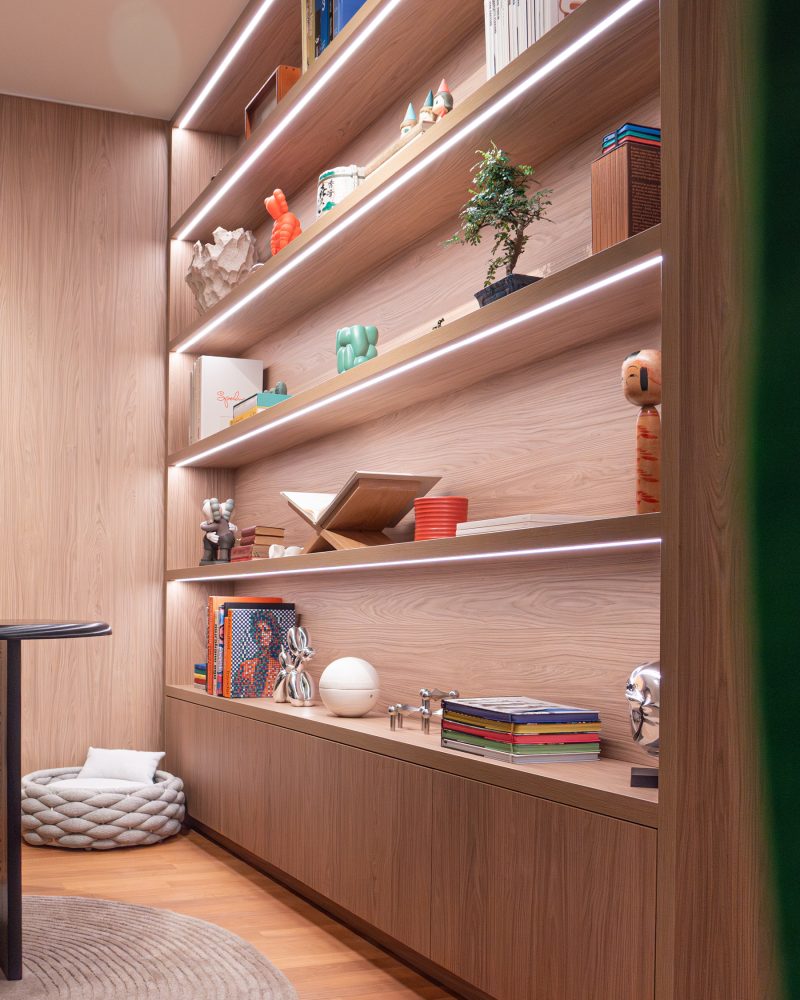 Shelf with LED oak and colorful sculptures