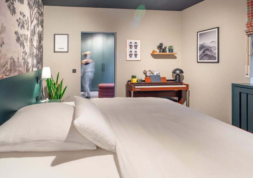 Mood Board: Living Concept in Pine Green—Bedroom and Walk-In Closet