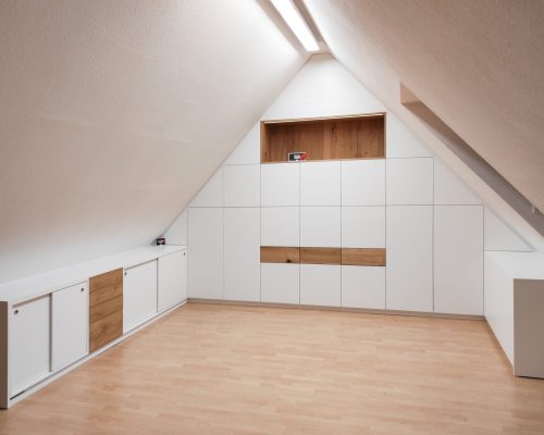 Giebelschrank für das Arbeiten im Homeoffice