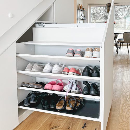 Built-in shoe cabinet in the stairwell cabinet