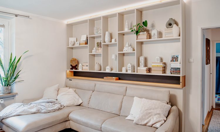 Wall unit champagne inlay panel wild oak LED strips